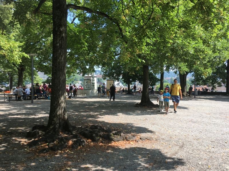 Ausstellung HelOé, Lindenhof Zürich